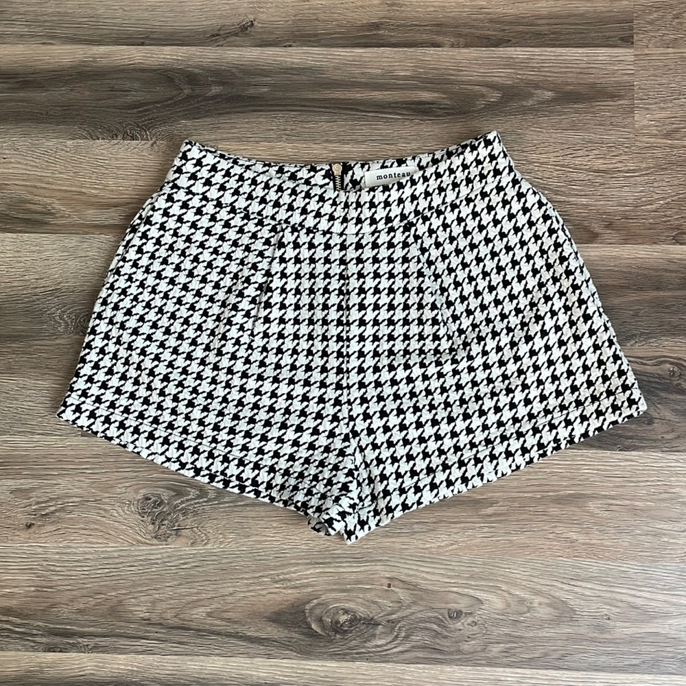 Monteau Shorts